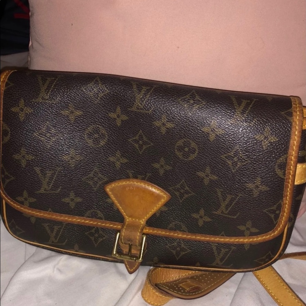 Louis Vuitton Sologne